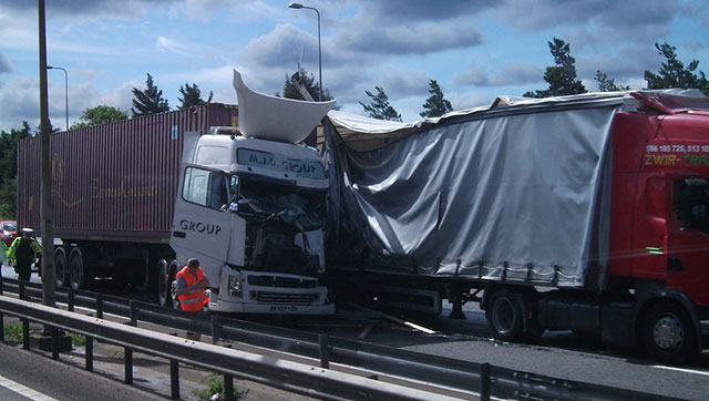 how to avoid truck accidents